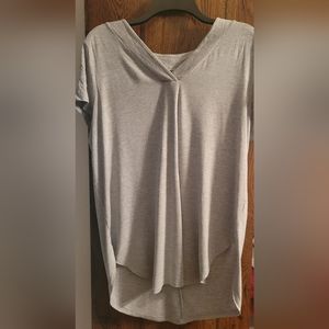 Size M grey old navy V neck short sleeve blouse